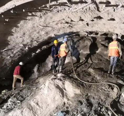 惠安拱顶带模注浆料的施工流程及注意事项